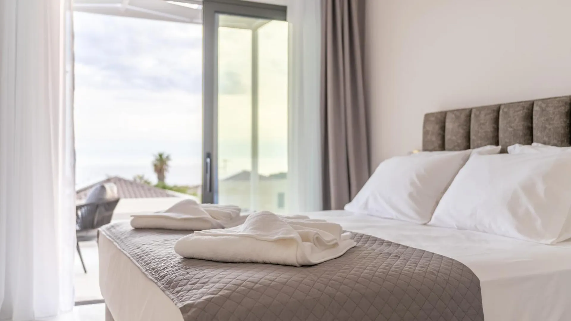 Villa Nefeli - Elysian Villas Kefalonia , 2 Min Walk From The Beach & Brand New 2024 Minia 0*,  Greece